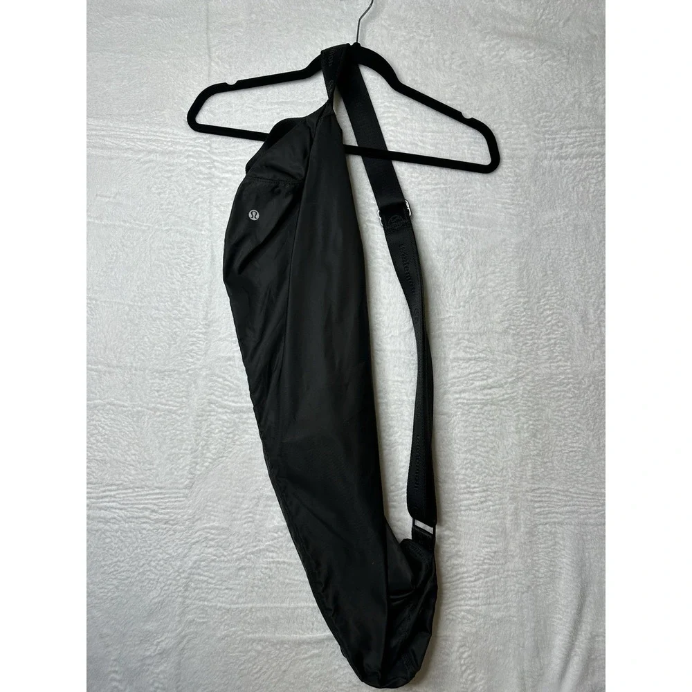 Lululemon Black Yoga Mat Bag with Shoulder Strap